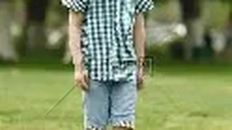 北京球队抵达西宁备战赛季首战 林书豪不畏严寒亲笔签名