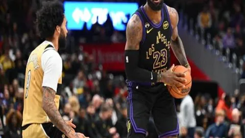 【激战澳女联巅峰】女足巅峰对决：攻防对决，战术火花四溅